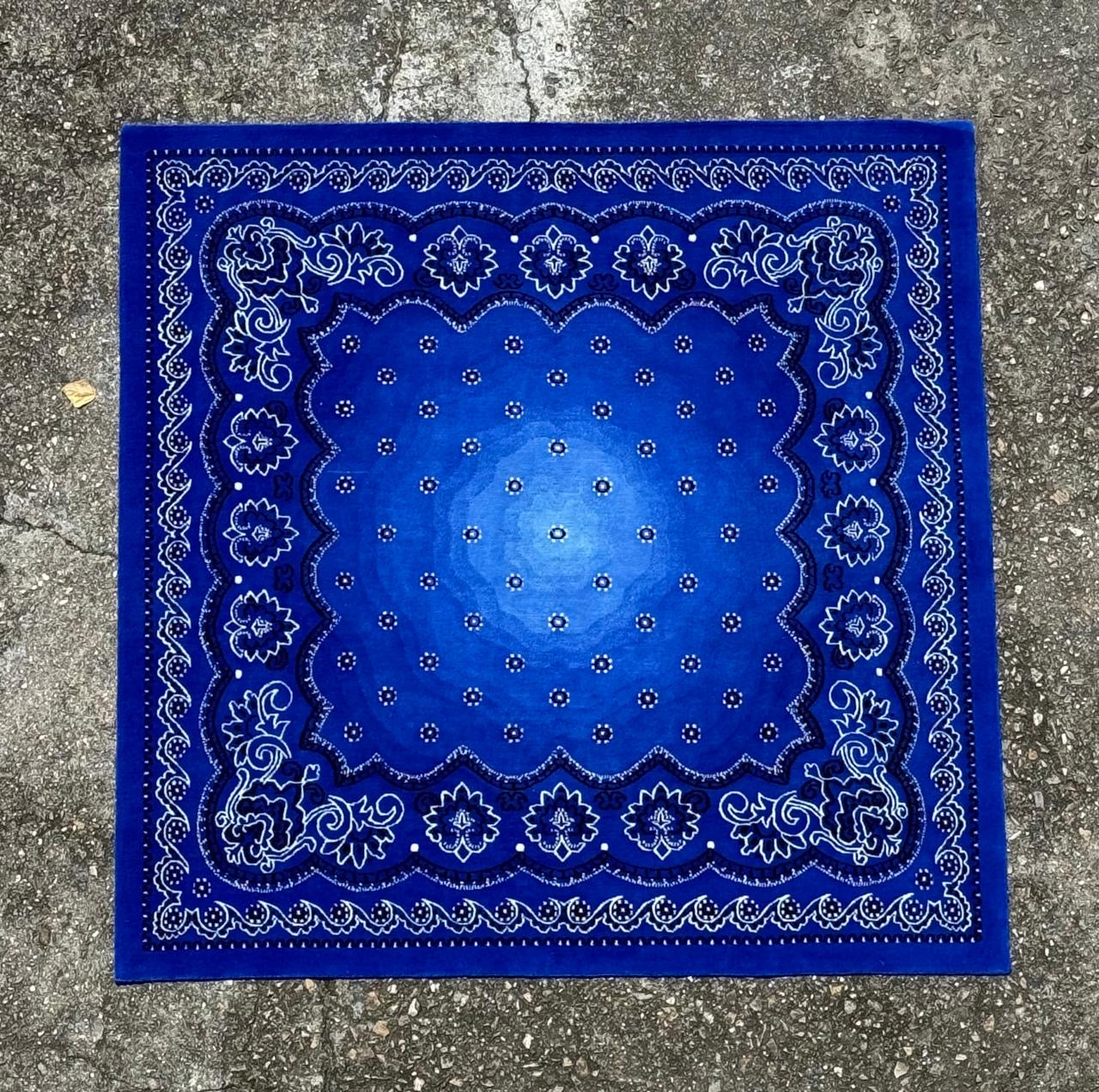 Royal Blue Radial Gradient 6'x6' Bandana Rug